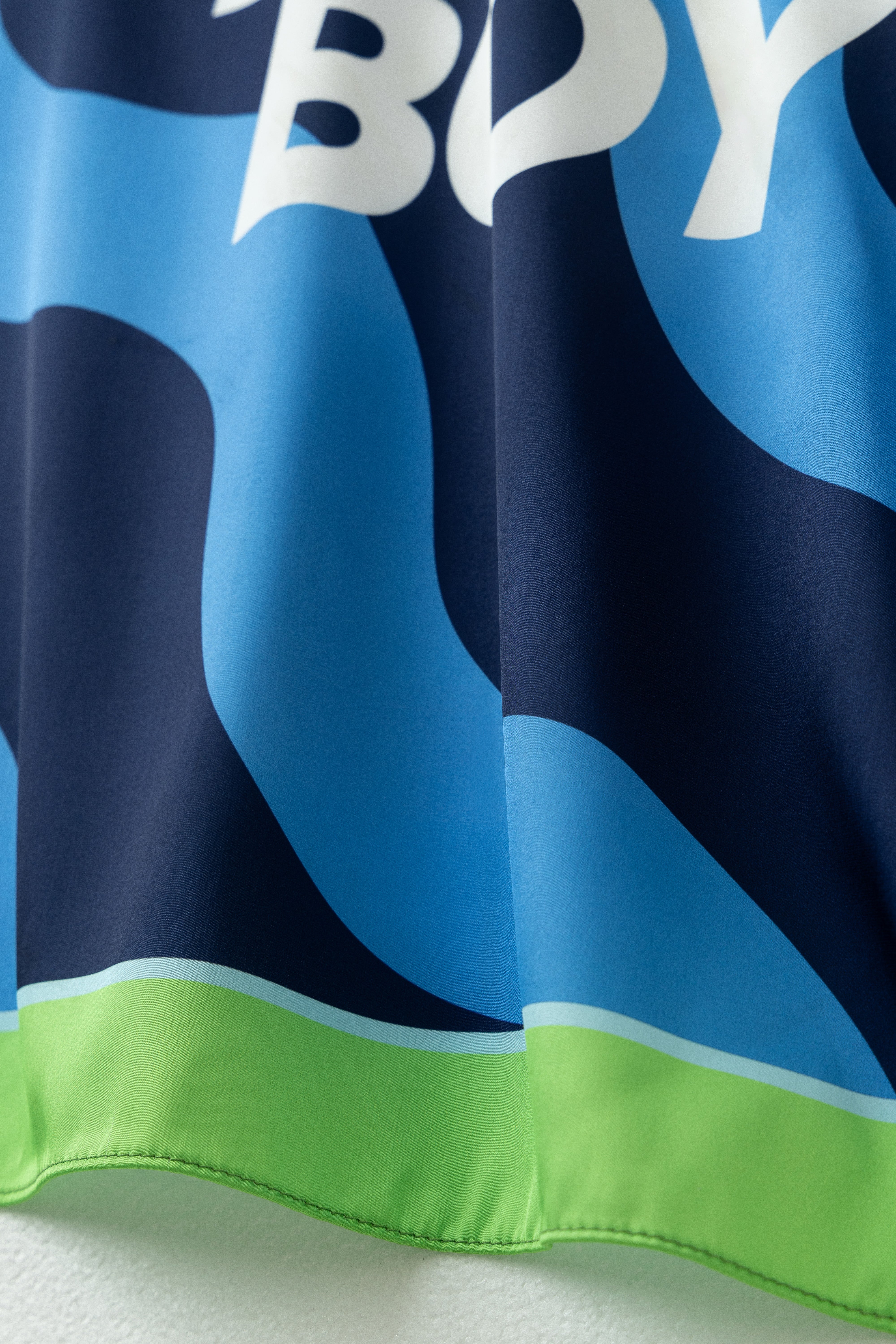 HB.OCEAN.WAVE.BANDANA